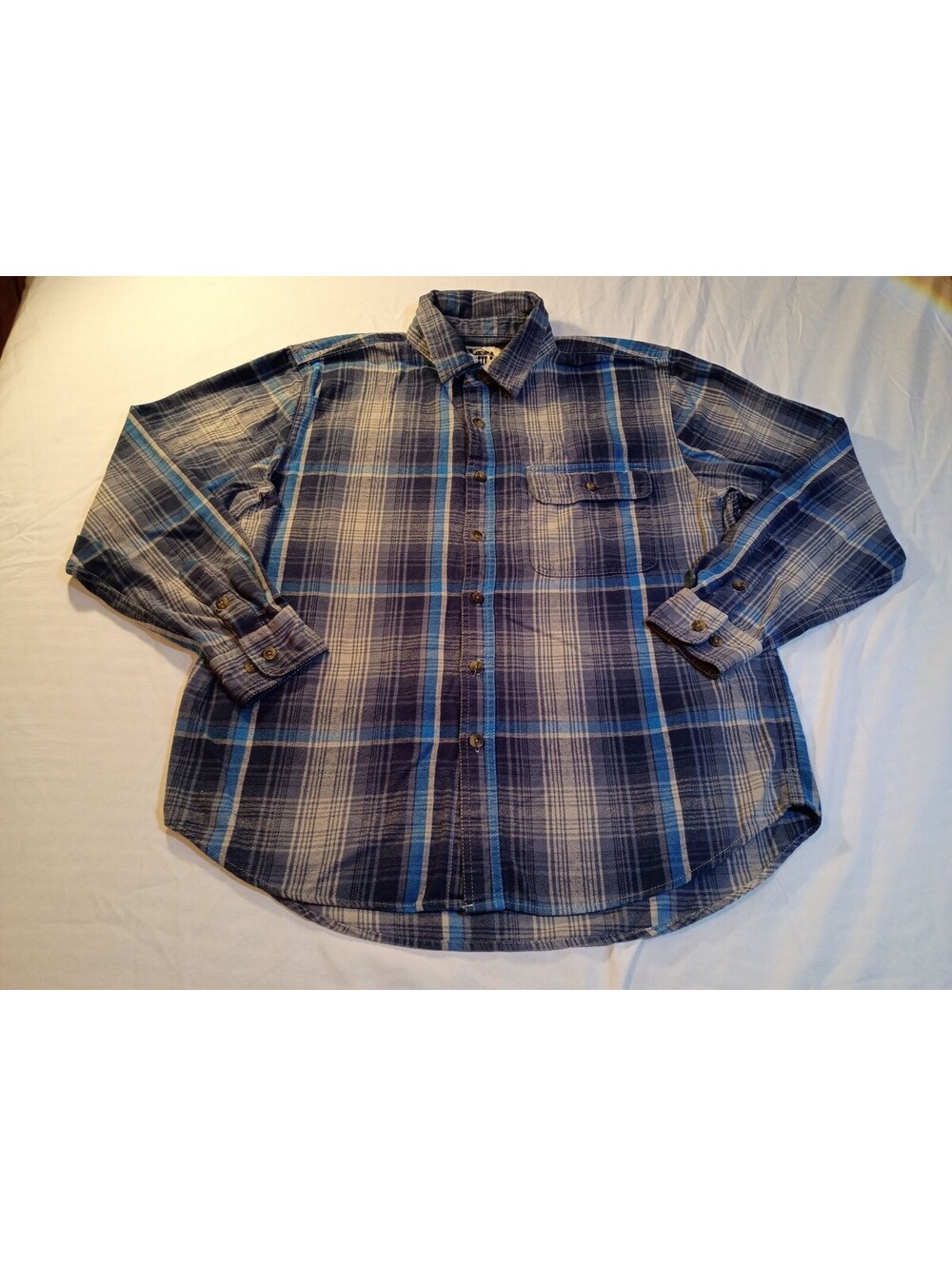 Old Mill Men's Blue Plaid Button-Up Shirt Size Large